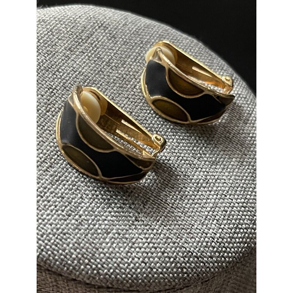 Vintage Enamel Clip Earrings Mod Art To Wear MCM Gold Tone Black Career Retro